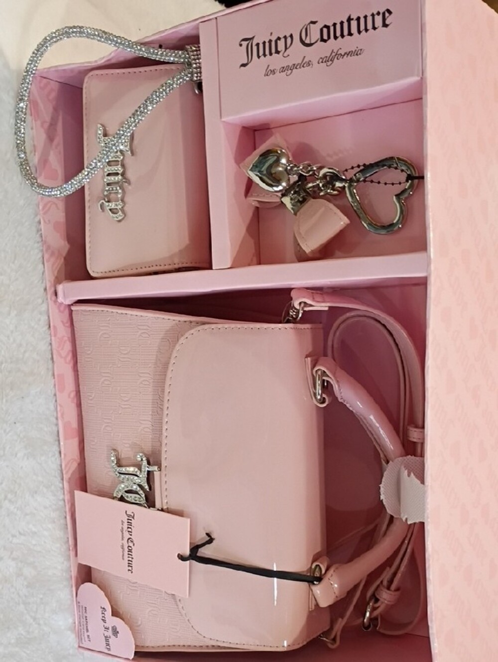 Juicy Couture Blush Pink Mini Handbag Gift Set - Picture 5 of 5
